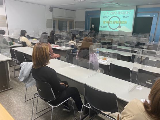 그림입니다.원본 그림의 이름: CLP00003d500001.bmp원본 그림의 크기: 가로 556pixel, 세로 417pixel